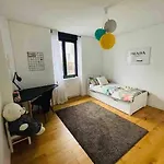 Demeure Familiale De Gamme 230m2 En Centre-ville De Tramway A 2 Min 10 Personnes 別荘 ナント