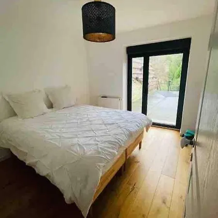 Demeure Familiale De Gamme 230m2 En Centre-ville De Tramway à 2 Min 10 Personnes Casa de Férias Nantes