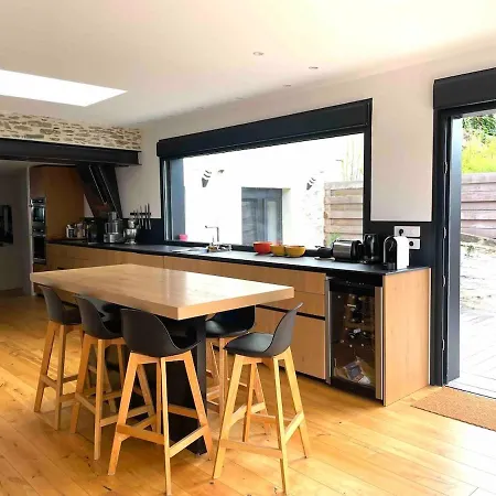 Demeure Familiale De Gamme 230m2 En Centre-ville De Tramway A 2 Min 10 Personnes * Nantes