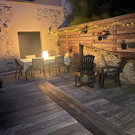 Demeure Familiale De Gamme 230m2 En Centre-ville De Tramway à 2 Min 10 Personnes Casa de Férias